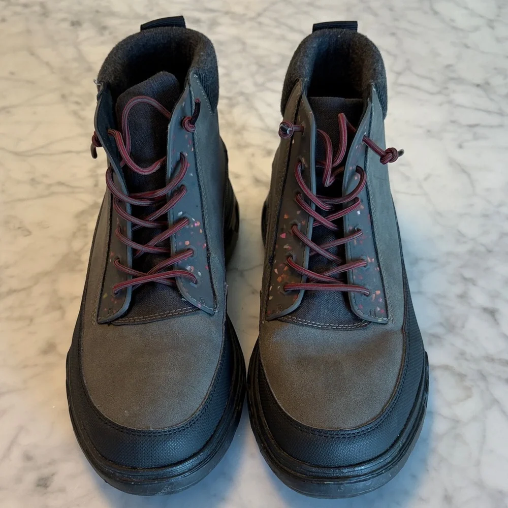 Men's Gray and Black Duke Shield Casual Boots Water Repellent Size 9